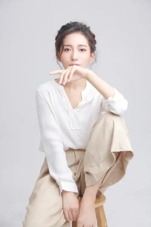 甜美的容貌成为了众多宅男心目中的女神级人物