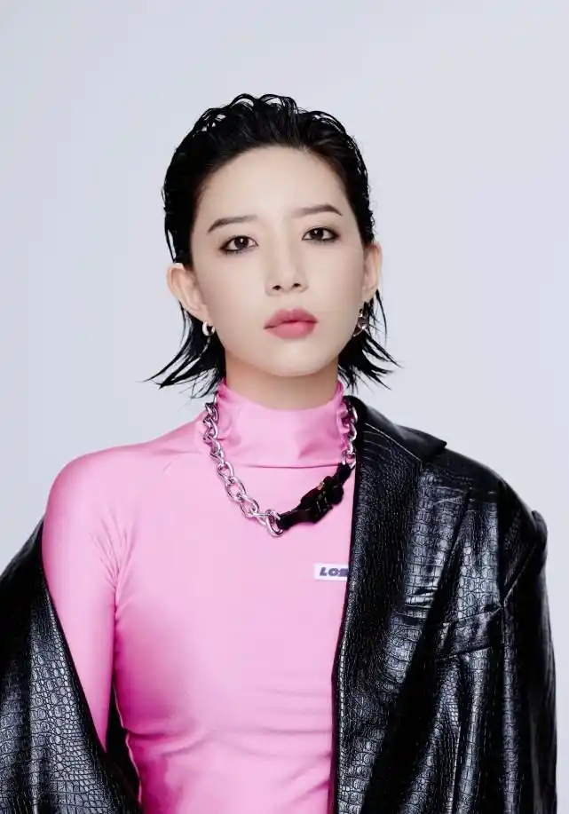 当年的快女六强李斯丹妮再参加选秀唱功依然是硬伤