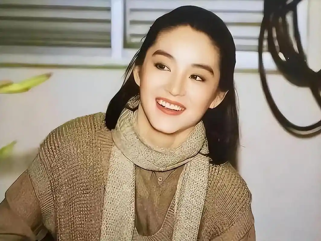 林青霞年轻时候的美与颜,不是现在的p图软件就可以取代的,天生的颜值