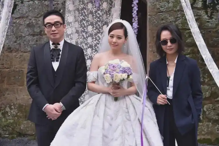 张靓颖陈秋莳恋情曝光男方曾是婚礼伴郎这次遇见良人了