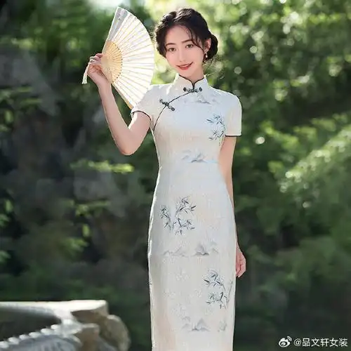 今日推荐长款旗袍连衣裙,尽显优雅气质.