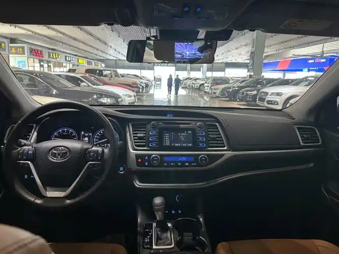 丰田 汉兰达  2021款 2.0t 四驱骑士版 7座图片