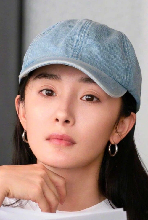 杨幂素颜照美出新高度这几点护肤干货送给你你也能美得出镜