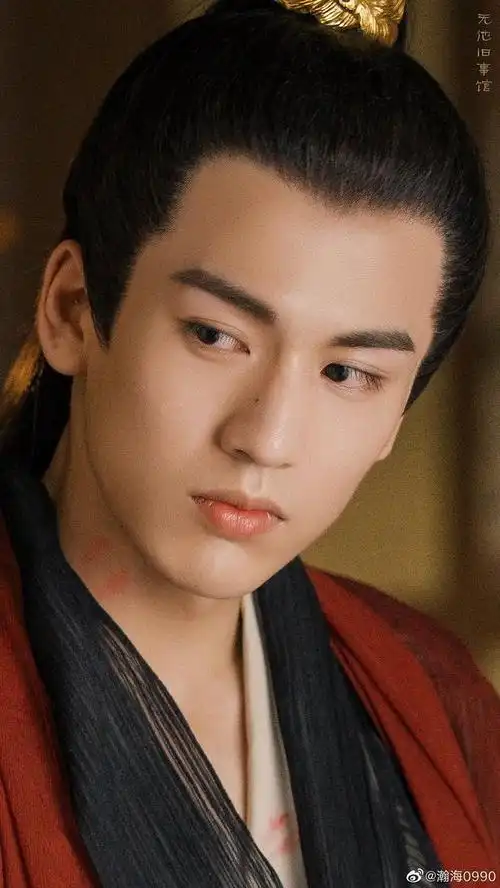 最让人心疼的古装男星(古装帅气又仪态端方的8位男星)(7)