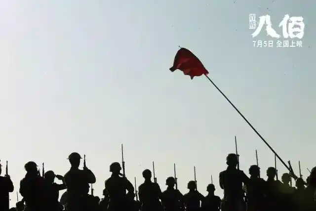 《八佰》这部imax大片,演的才是真正的「超级英雄」