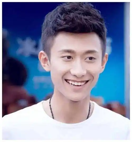 张一山率先亮相惊喜登场惊艳瞬间