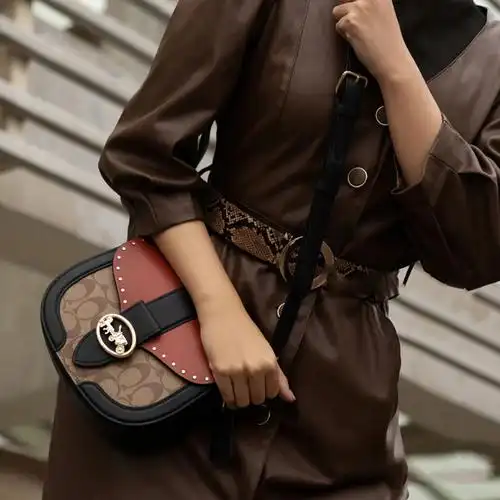 coach奥莱杨紫正品包包酒神方包斜挎单肩新款女士包袋