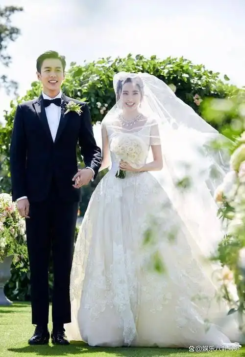 婚纱照|来看娱乐圈明星夫妻婚纱照,爱不爱,早就注定好了!