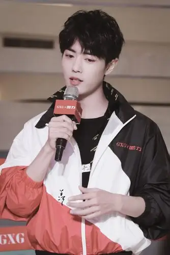 肖战|回力站台活动 x 深圳演唱会