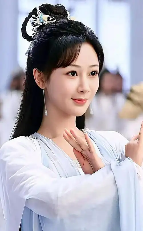 杨紫古装照太漂亮了,可爱迷人!__财经头条