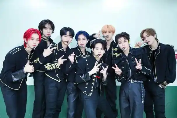 韩网热门/不靠财力全凭运气! 韩男团签售「不管买几张都只有1支签」