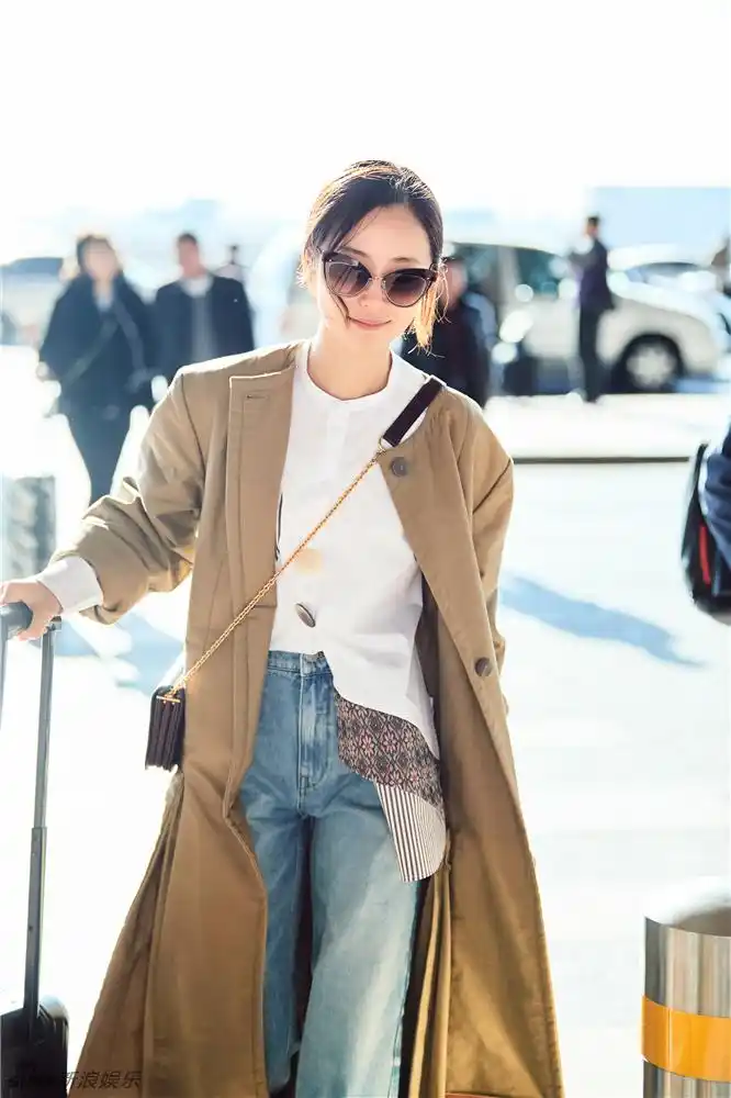 组图:江一燕机场街拍曝光 休闲穿搭显明媚优雅_高清图集_新浪网