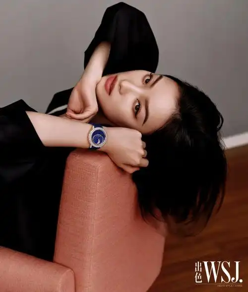 倪妮杂志大片大撞色艺术氛围感十足