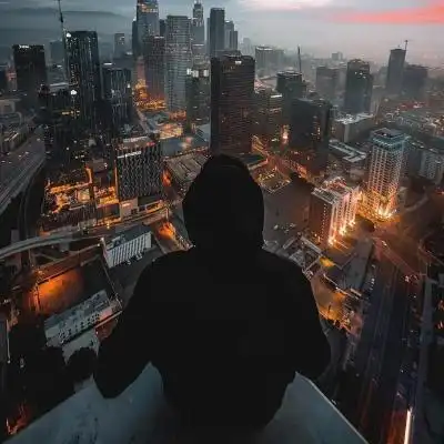 青年男生头像成熟稳重帅气头像图片机车帽头像男头盔头像男高清