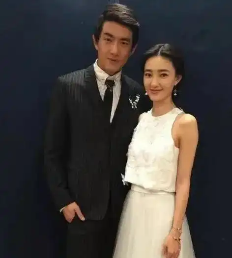 王丽坤与他同居8年把最好的青春都给了他他却转身与别人结婚