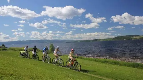 这才是真正的单车旅行编辑每逛一个城市就出一本杂志