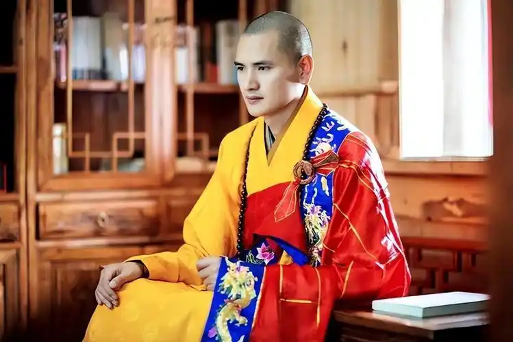 回顾帅和尚释明心29岁铁饭碗辞职出家富婆送豪车求婚