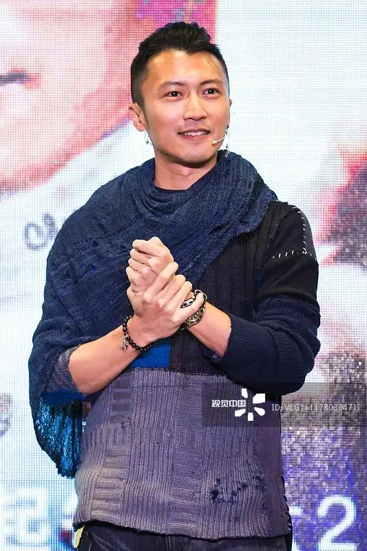 2018年11月24日,北京,谢霆锋出席《锋味》开播发布会.