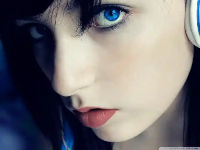 人物美女人像嘴唇蓝眼睛眼睛苍白艺术设计摄影照片处理特写womenface