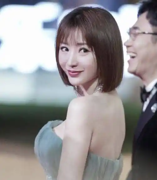 个个"身材"器逼人,杨幂只能排倒数_时尚_林志玲_迪丽热巴