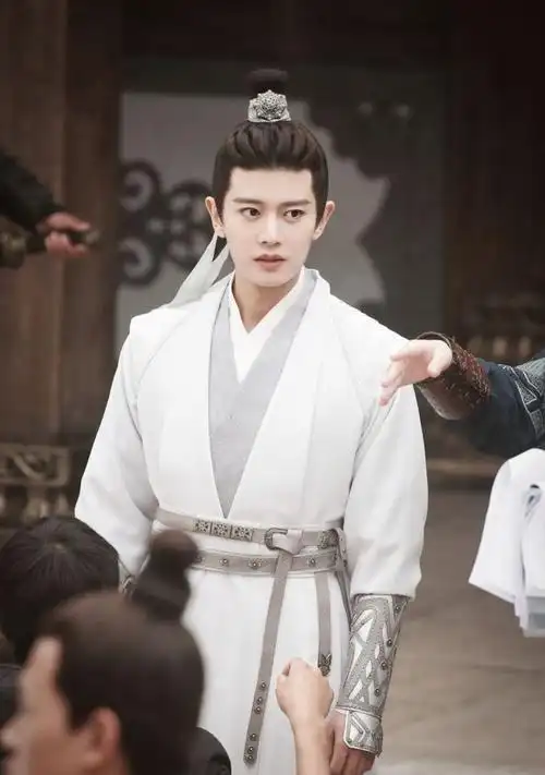 内娱古装封神任嘉伦新剧造型堪称古人现世这是爆款预定吧