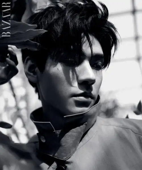 龚俊时尚芭莎五月刊封面##龚俊春日幻想芭莎大片##封面大赏