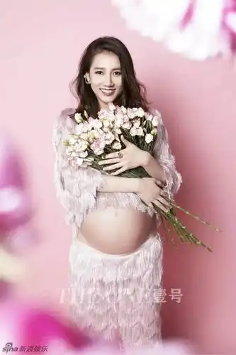 大嘴巴陈冠希爆粗骂白痴关晓彤姐姐曝光