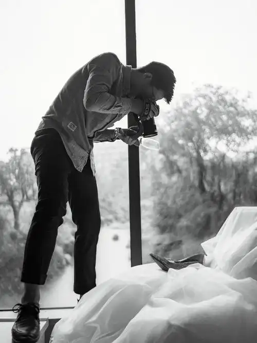 今天来分享一波婚礼摄影师的工作照吧