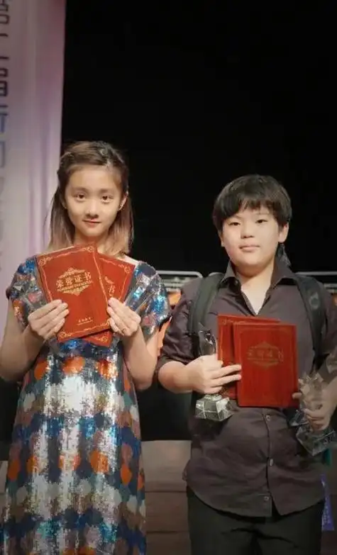 黄磊女儿,被挂在热搜上的这些年