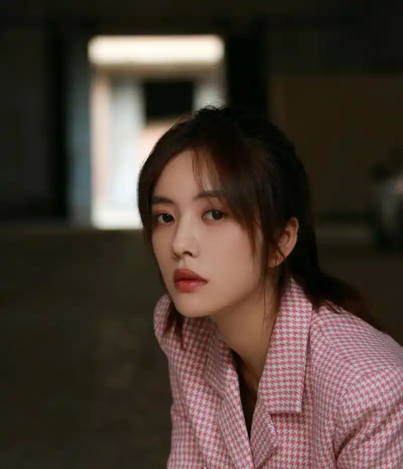 蔡文静美得那么动人