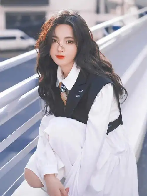 壁纸杨超越绝美高清壁纸来领取你的老婆