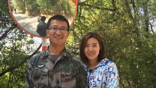 视频|陈红军妻子流泪称"亏欠"丈夫,会把孩子好好培养成人