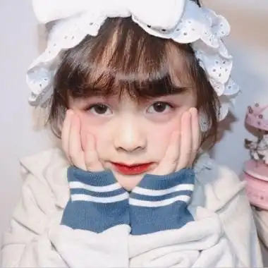 小女孩笑容头像