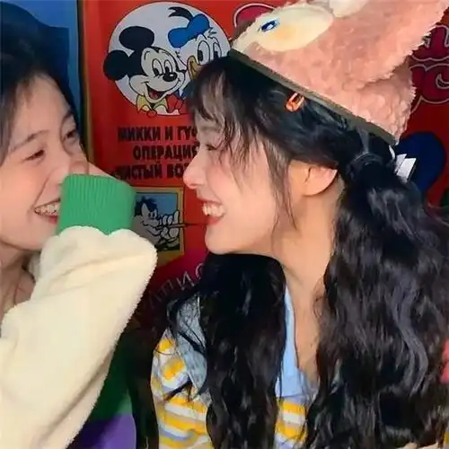 超甜闺蜜头像亲密真人一左一右图片