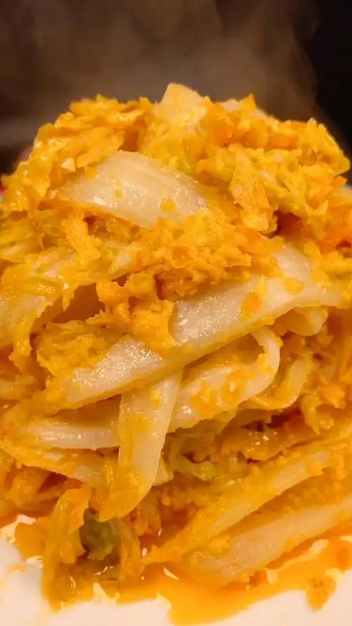 蛋黄娃娃菜在家这样做!