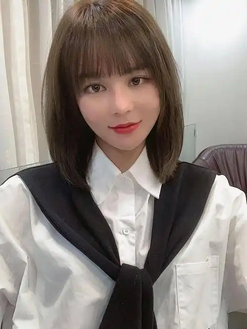 2021流行春风初恋锁骨发