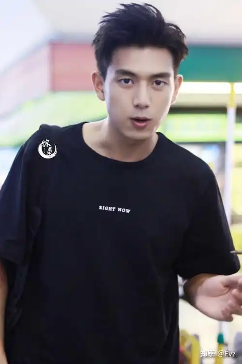 如何客观评价李现的长相?