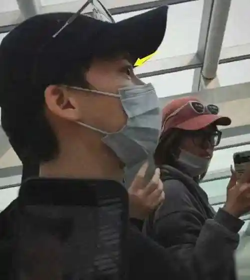 曾经的娱乐圈流量小王子李易峰低调回国