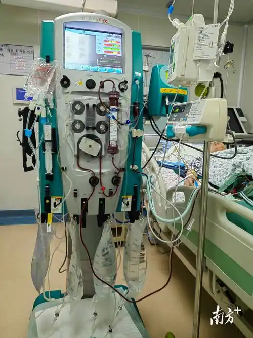 通讯员供图该患者为男性,45岁,既往有高血压,糖尿病,冠心病病史多年