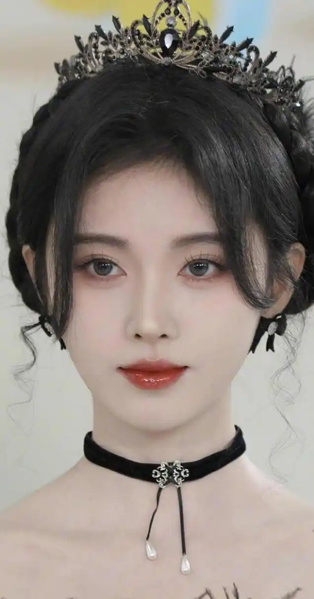 鞠婧祎怼脸生图 称这张脸为内娱颜值天花板不过分吧