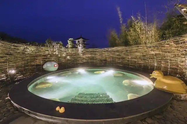 江浙沪有福了,首家山野温汤新年开泡,十大网红汤池让人流连忘返_茅山
