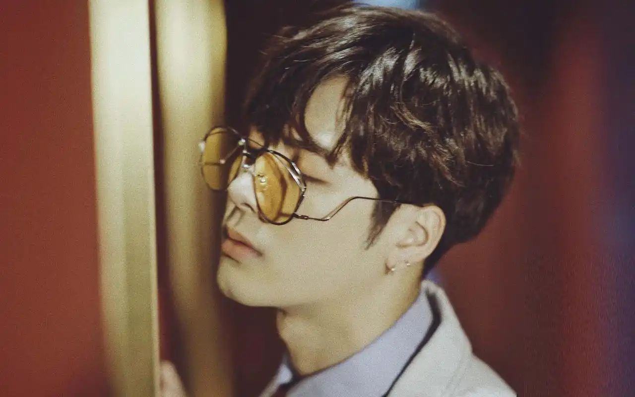 王嘉尔帅气杂志时尚写真图片壁纸