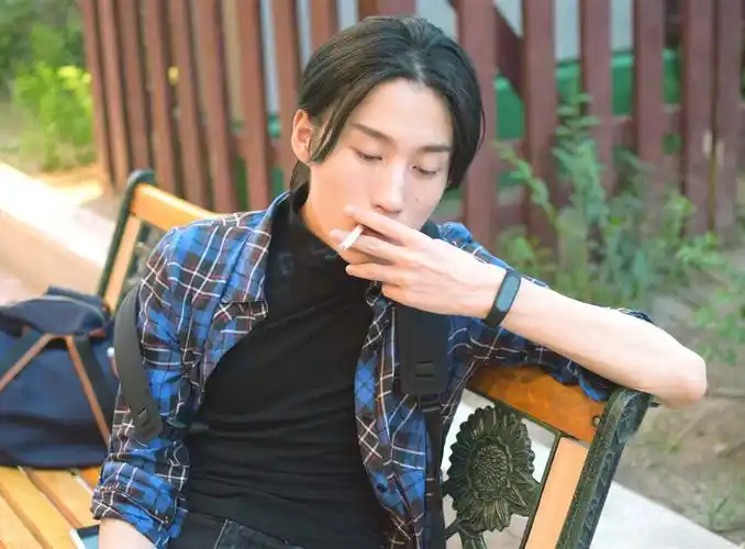 浪漫教教主张突然