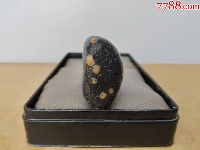 新进洛阳梅花石原石2170手把件石型好磁性强