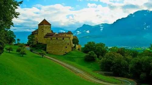 清新自然风光绿色护眼桌面壁纸下载