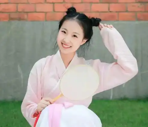 古风双丸子头发型图片