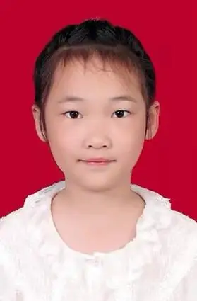 王辰伊 一寸照片.jpg