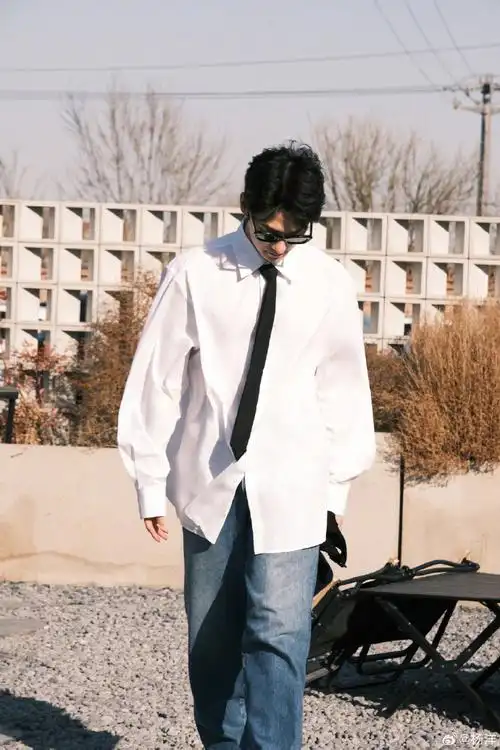 杨洋春天的第一组图##杨洋高质量日常营业照