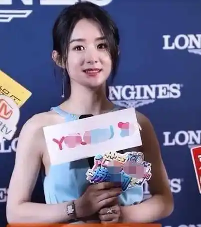 赵丽颖穿"银针鞋"亮相,手上没戴婚戒,路人镜头下暴露真实身高_活动