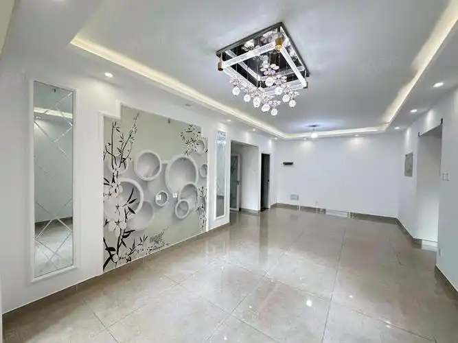 海伦国际菲诺区3室2厅1卫精装修98平电梯房